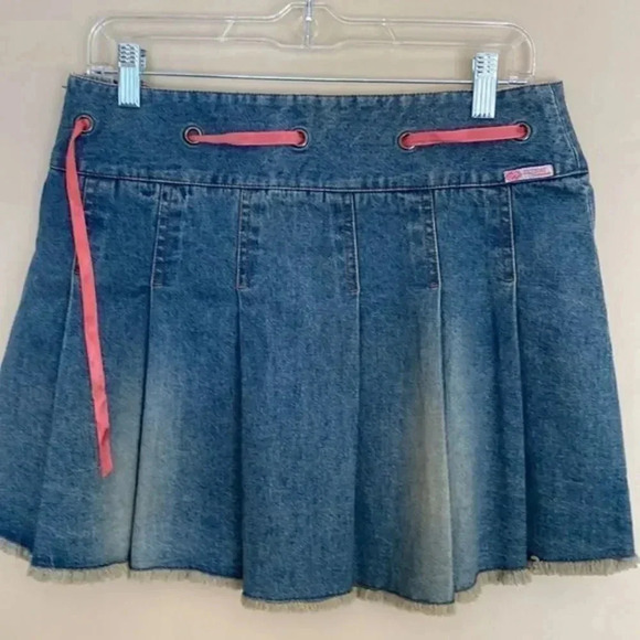 Ungava denim mini skirt.Plaited - Picture 5 of 9